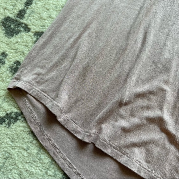 Pink Short Sleeve Pocket Front Casual V-Neck Tee Size Medium - Picture 8 of 9